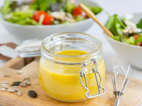 Salatsauce selber machen - Die perfekte Formel für jedes Dressing
