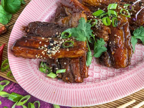 Asiatischer Schweinebauch - Perfekt glasieren & zubereiten